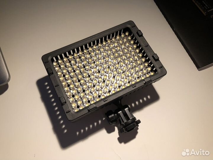 Накамерный свет