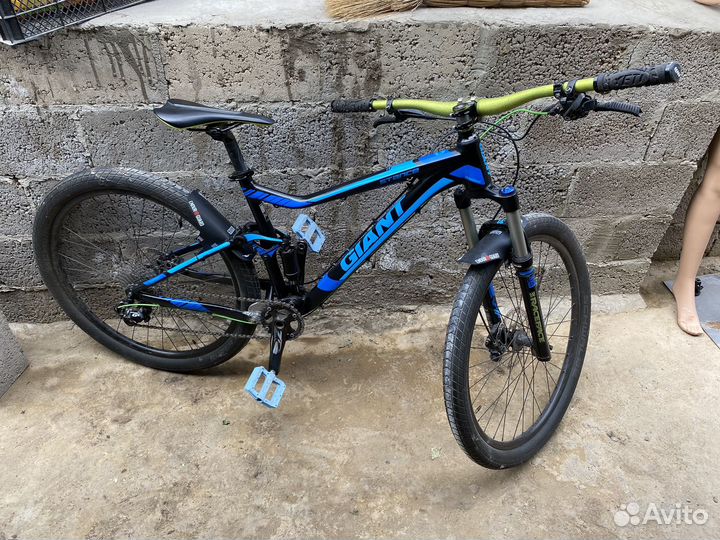 Дербан Giant Stance