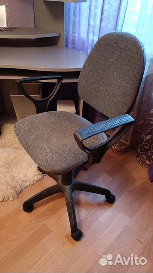 Компьютерный стол и стул в комплекте