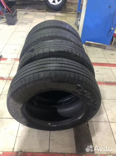 Yokohama Advan Sport V105 235/65 R17 108W