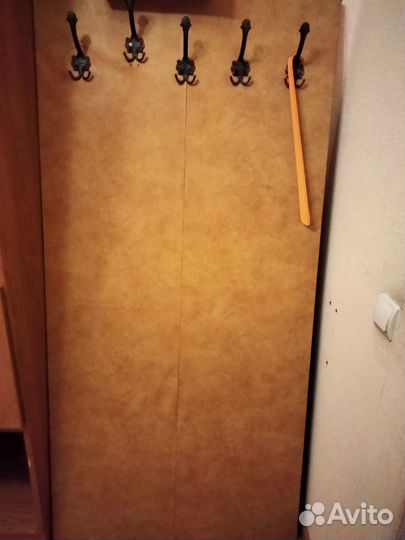 Вешалка в прихожую