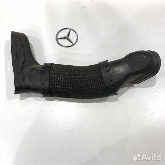 Патрубок воздушного фильтра правый Мерседес