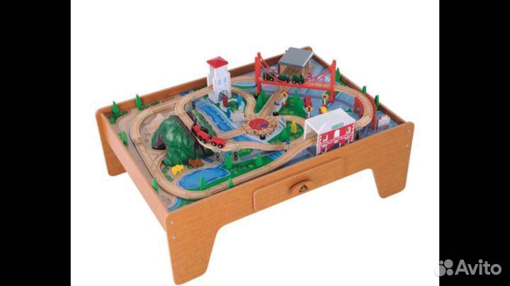 Игровой стол с железной дорогой ELC