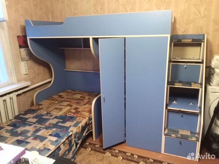Продам двухъяруснаю детскую кровать