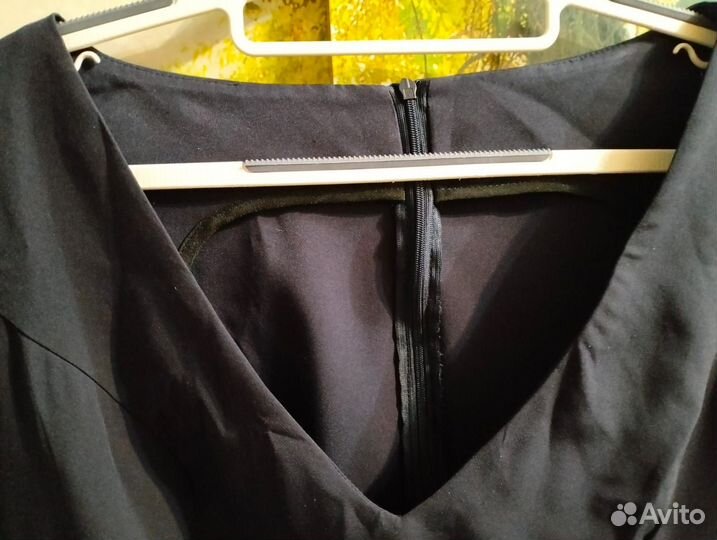 Платье темно- синее приталенное р.50-52