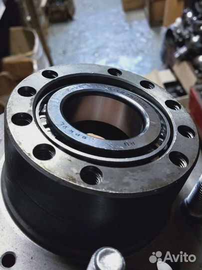 Ступица колеса УАЗ со шпильками и с подшипниками