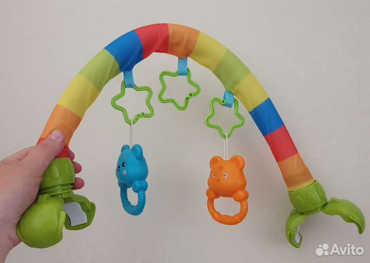 Дуга с игрушками