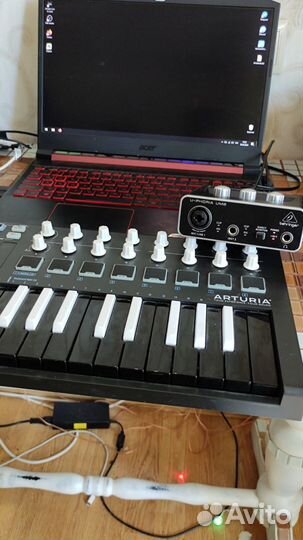 Звуковая карта behringer um2