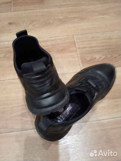 Кроссовки мужские 42 размер бу
