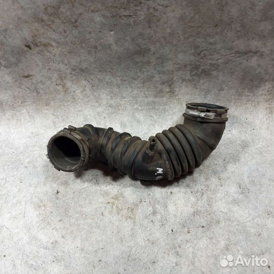 Патрубок воздушного фильтра Митсубиси Кольт