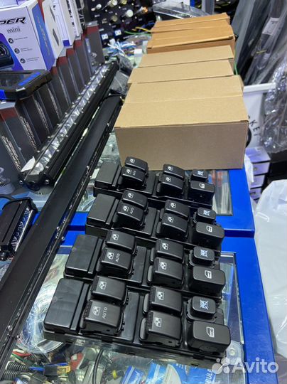 Блок управления стеклоподъемников Hyundai Sonata