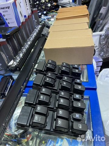 Блок управления стеклоподъемников Hyundai Sonata