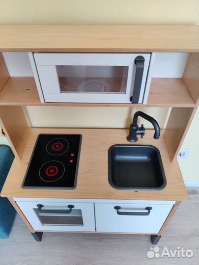 Детская кухня IKEA с посудой