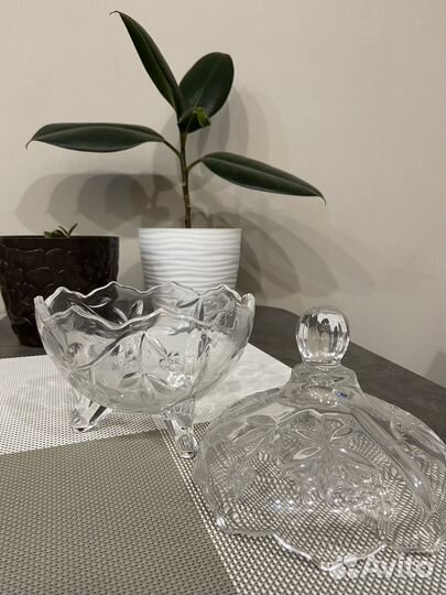 Ваза на ножках конфетница