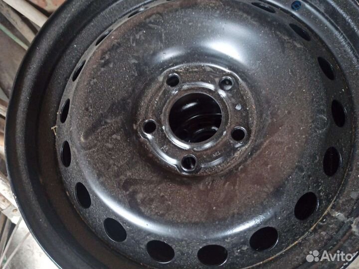 R17 Winrun R330 215/50, PCD 5x114.3 DIA 67.1