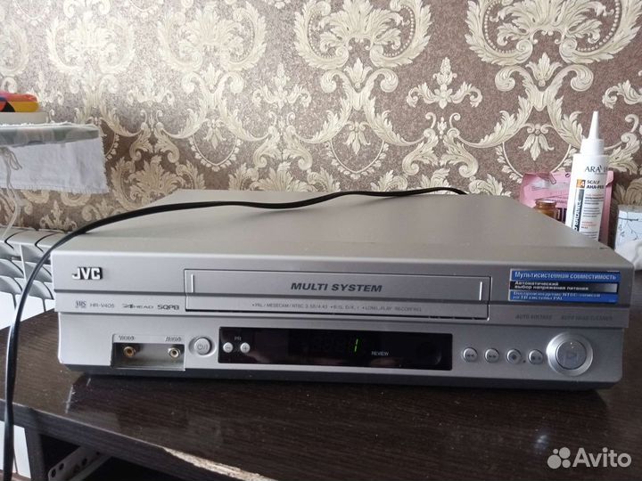 Кассетный видеомагнитофон JVS