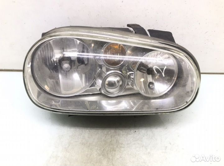 Фара правая Volkswagen Golf 4 1.4 I 2001