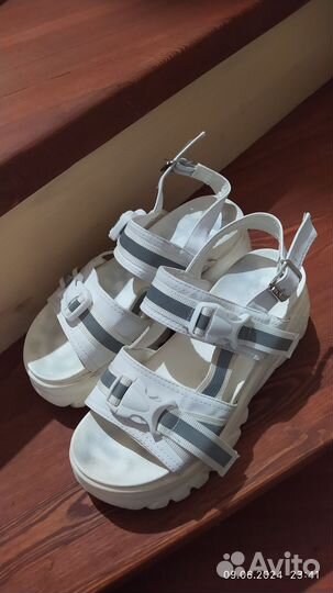 Босоножки 38 р