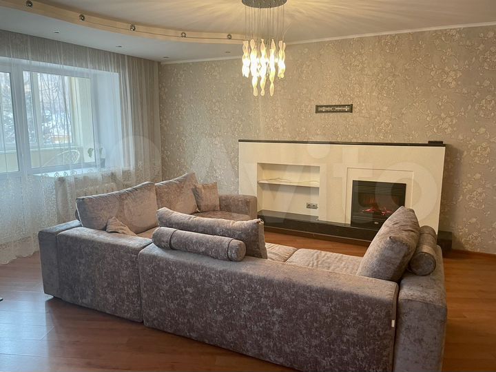 2-к. квартира, 90 м², 2/10 эт.