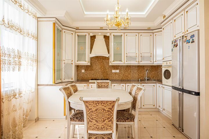 3-к. квартира, 115 м², 16/18 эт.