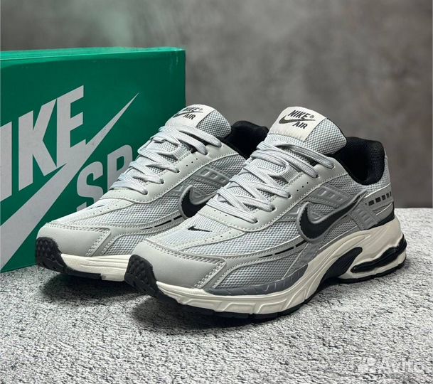 Кроссовки оптом