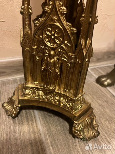 Старинный подсвечник