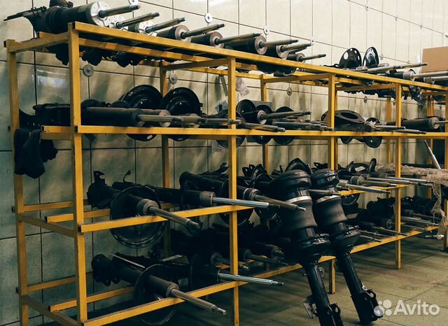 Hyundai Genesis 08-14 Стойка передняя правая