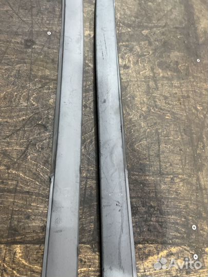 Молдинг лобового стекла на Mersedes w638