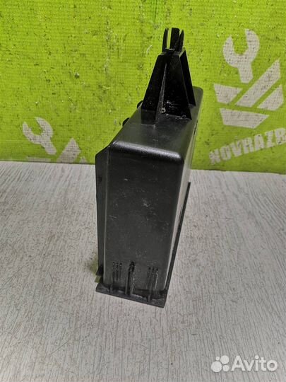 Ящик передней консоли Шкода Октавия А4