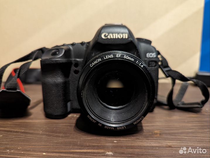 Цифровой фотоаппарат Canon EOS 5D Mark II