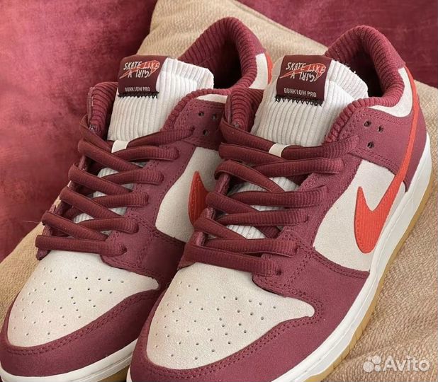 Кроссовки Nike SB Dunk Low x Skate Like A Girl