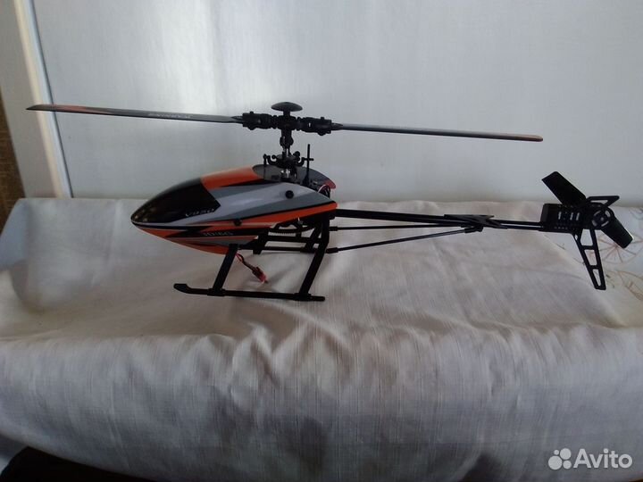 Радиоуправляемый вертолет