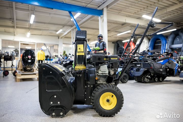 Снегоуборщик Champion 656 ST