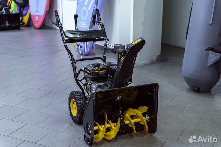 Снегоуборщик champion 661 ST витрина