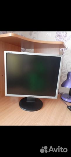 Монитор Samsung