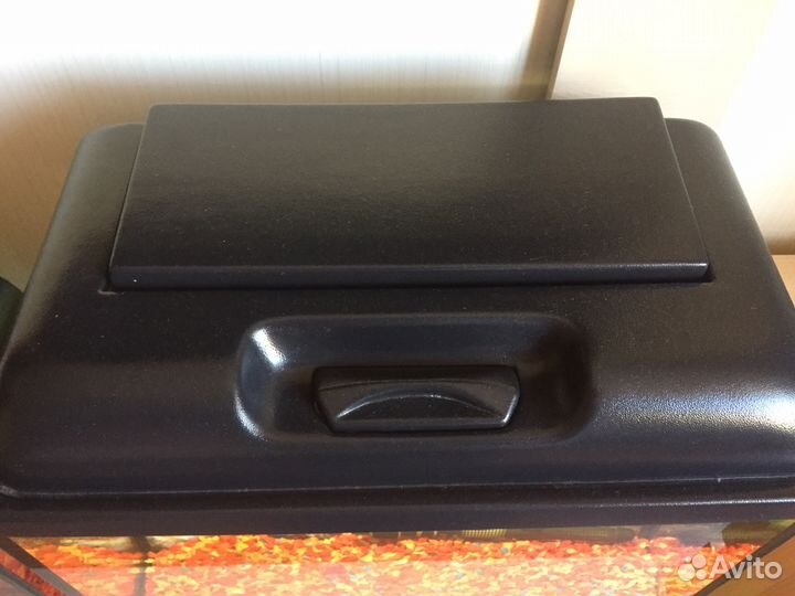 Аквариум с украшениями