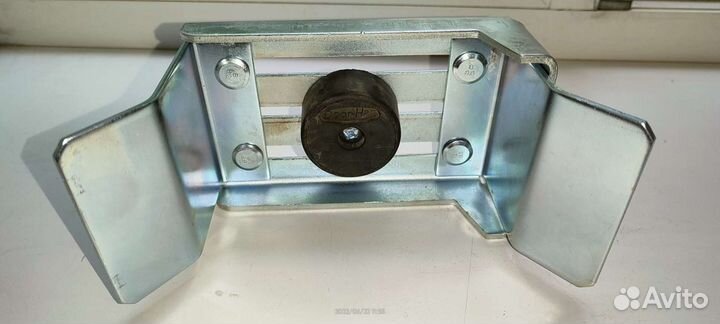 Улавливатель для откатных ворот Ролтэк