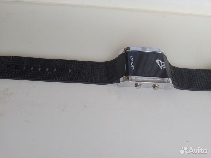Часы светодиодные nike