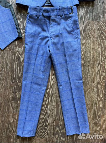 Костюм тройка для мальчика 28