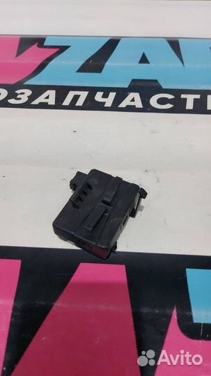 Блок управления центральным замком Chevrolet 2