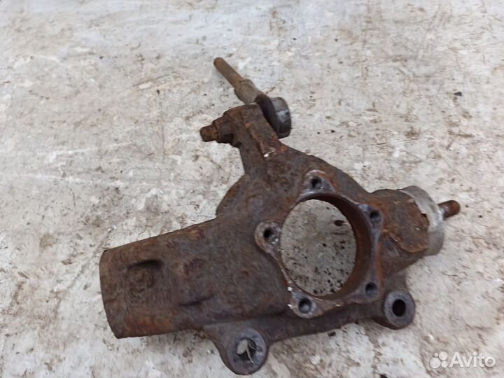 Кулак передний левый Форд