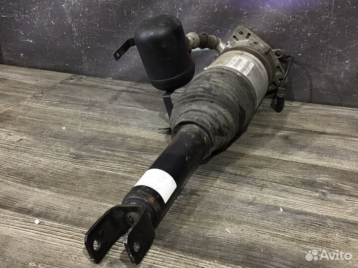 Пневмобаллон задний левый Audi A8 D3