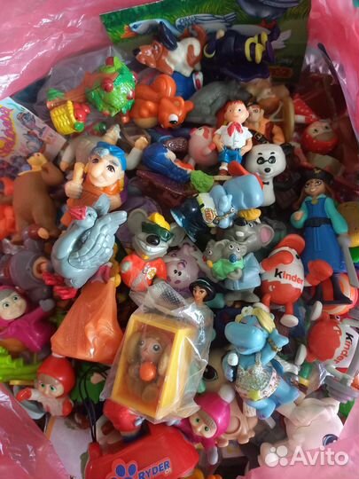 Игрушки пакетом 100 шт. киндер и другие
