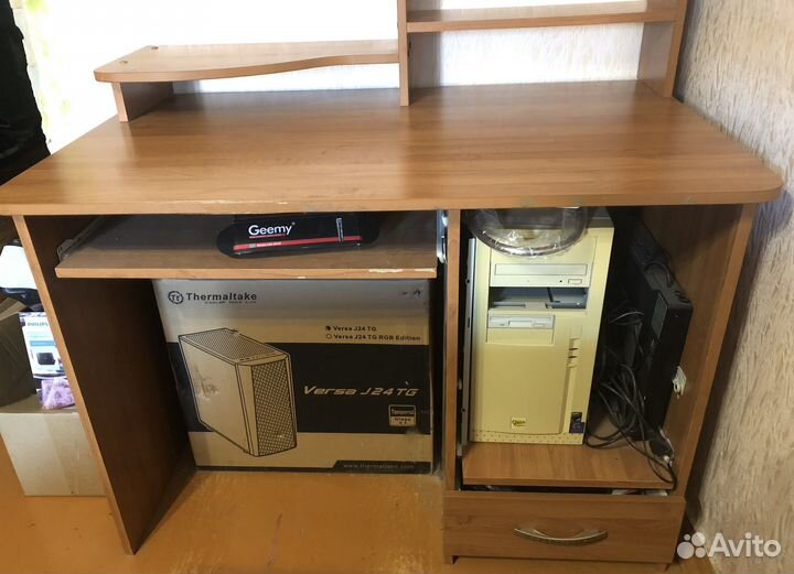 Компьютерный стол