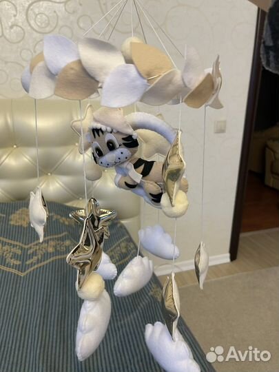 Детский мобиль в кроватку