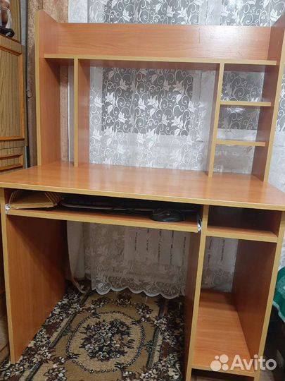 Компьютерный стол