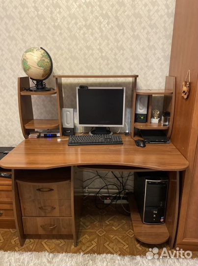 Компьютерный стол