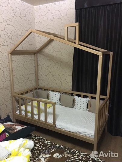 Кровать домик