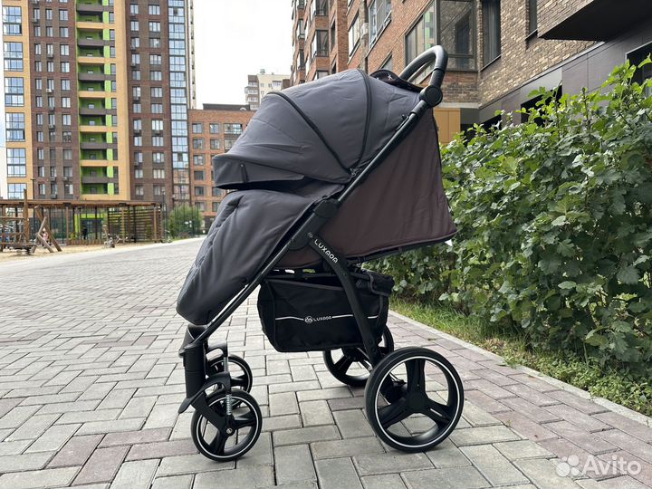 Новинка прогулочная коляска luxmom G30 осень/зима