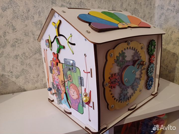 Бизиборд домик большой со светом